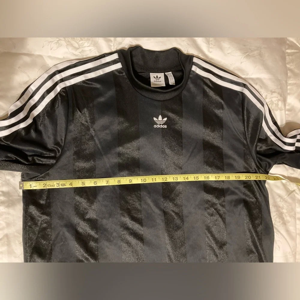 TWO adidas chic jacquard stripe tops - Picture 7 of 8